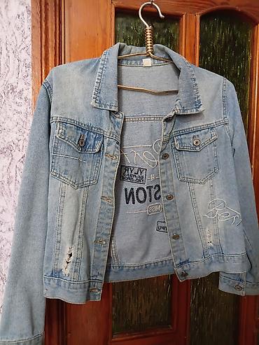 Məhsul: Açıq mavi denim cins gödəkçə - Klassik düyməli model, çevrilə