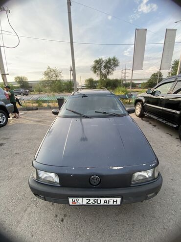 corolla runx: Volkswagen Passat: 1990 г., 1.8 л, Механика, Бензин, Универсал