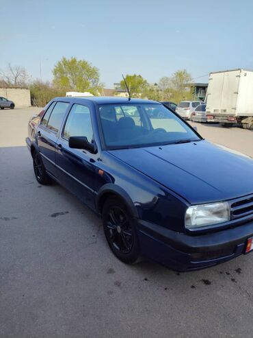 Volkswagen: Volkswagen Vento: 1995 г., 1.8 л, Механика, Бензин, Седан