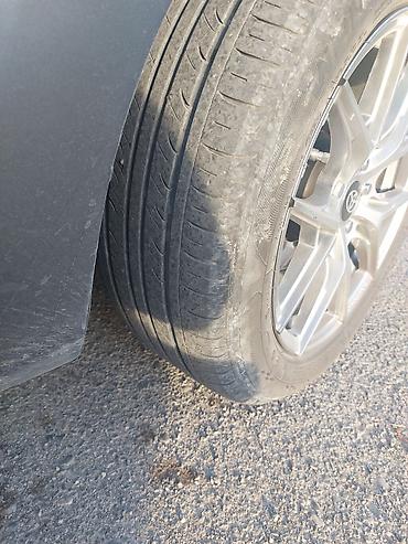 Колеса в сборе: Məhsul: Toyota loqolu yüngül lehimli disklər və şinlər komplekti - — 4