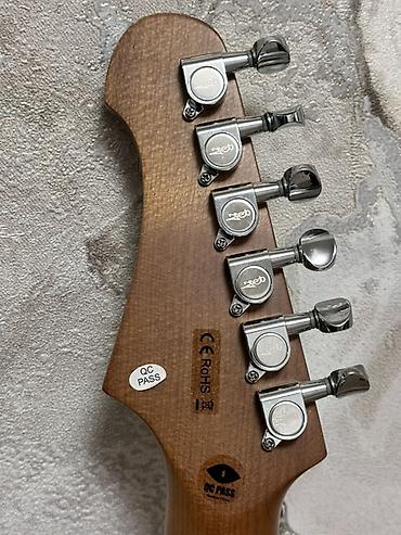 flying v: Электрогитара JET Guitars + ремень для гитары и каподастр в подарок — 2