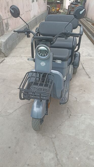 купить скутер недорого: Продаю . ездили пару месяцев. состояние отличное. цена 50000 сом