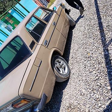 VAZ (LADA): VAZ 2106 sedan - Kuzov: klassik 4 qapılı sedan, bej rəng - Ön və arxa — 5