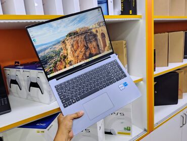 Kompüter və noutbuk aksesuarları: Intel Core i5, 16 GB, 16 "
