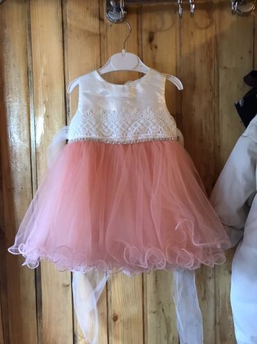 toxunma yun donlar: Uşaq üçün bayramlıq paltar - Model: qolsuz, dairəvi yaxalı - Üst