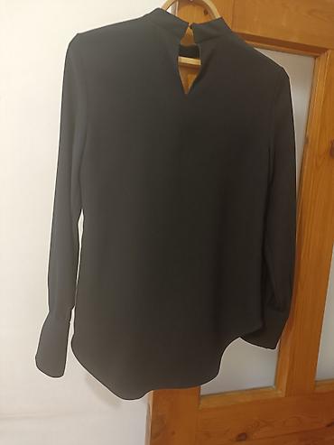 Köynək və bluzalar: Qadın bluzası – qara rəng "Zara" brendi. XS ölçüdə. Yeni kimidir. 2 — 9