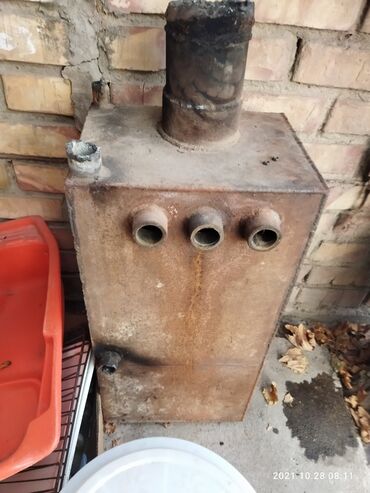 металлические уголки: Продаю котёл 3 в 1, газ, эл, уголь. На 150м2. В отличном состоянии