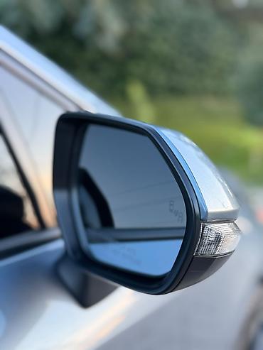 на corolla: Toyota Corolla: 2023 г., 1.8 л, Автомат, Бензин, Седан — 4