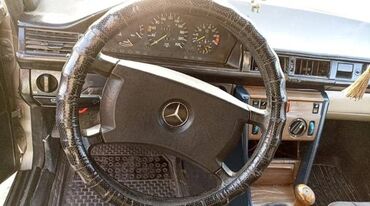 мини пылесос для автомобиля: Mercedes-Benz W124: 1985 г., 2.3 л, Механика, Бензин, Седан