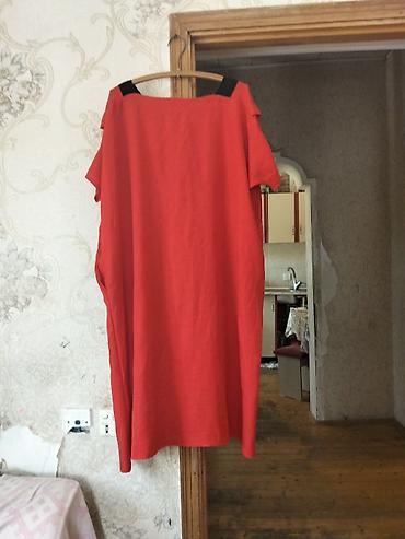 Qırmızı rəngdə sərbəst kəsimli qadın donu - Model: düz, oversize