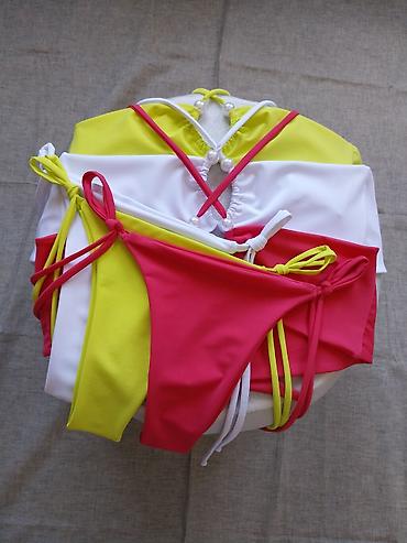 tech komplet: Ženski bikini set – bandeau top sa ukrasnim perlama i gaćicama sa — 3