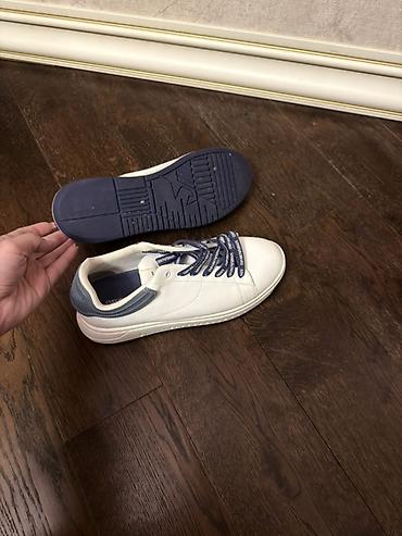 Kişi ayaqqabıları: Emporio Armani EA7 kişi krossovkaları - Rəng: ağ üst hissə, tünd mavi — 3
