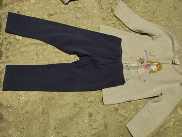 Ziyafət donları: Məhsul paketi: ayaqqabı və geyim 1) Qırmızı idman ayaqqabıları - — 29