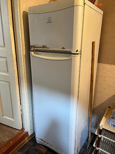 ventilyator satisi: İşlənmiş 2 qapılı Indesit Soyuducu Satılır, rəng - Ağ — 1