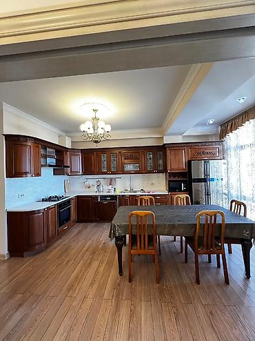 Долгосрочная аренда квартир: 3 комнаты, Риэлтор, Без подселения, С мебелью полностью — 4