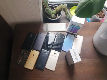 кнопочный телефоны: IPhone 4S, Б/у, 64 ГБ, Черный, Защитное стекло, Чехол, Коробка, 100 %