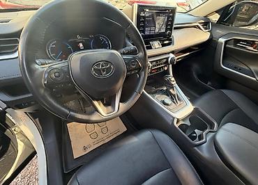 Toyota: Toyota RAV4: 2021 г., 2.5 л, Гибрид, Внедорожник — 7