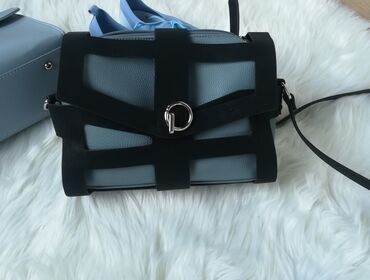 Tašne: Savršena torbica Dimenzije 35 ×25 Unikat model Italijanski vrhunski