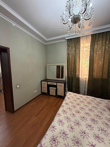 Кыймылсыз мүлк: Продаётся просторный кирпичный дом 2014 г. постройки на ул — 10