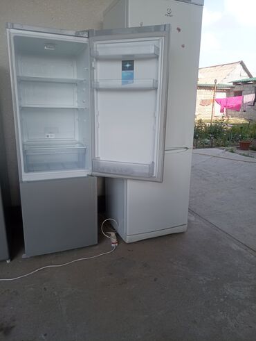 Холодильники: Холодильник Beko, Б/у, Двухкамерный, 55 * 155 *