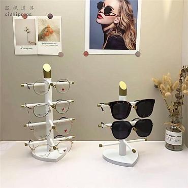 Манекены: Продаю торговое оборудование листайте Манекены В наличии 4 штуки — 19