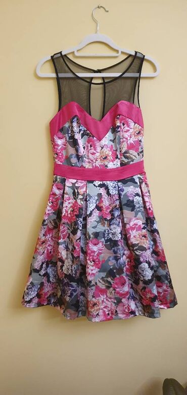 Haljine: Svečane i elegantne haljine u M veličini. Cena 700-1500din. Pošaljite — 8