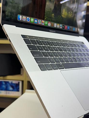 apple usb: İşlənmiş Apple MacBook, 15 ", Intel Core i7, 512 GB, Ünvandan götürmə, Ödənişli çatdırılma, Rayonlara çatdırılma — 2