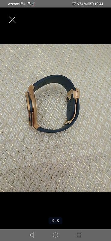 3d saatlar: Hublot üslubunda kişi qol saatı - Korpus: qızılı tonlu metal, ön — 2