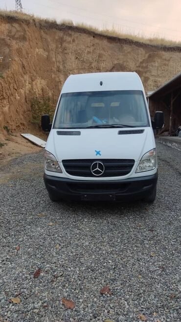 красный мерс: Mercedes-Benz Sprinter: 2006 г., 2.2 л, Механика, Дизель, Бус