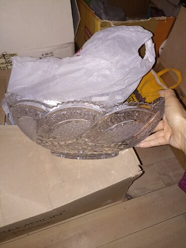 sekili: Kəsikli kənarlı şüşə/kristal meyvə qabı - Material: şəffaf qalın şüşə