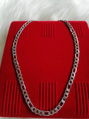 Ogrlice: Ogrlica sa priveskom — 12