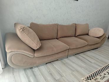 şişme divan: Bej rəngdə geniş 4 yastıqlı divan - Material: yumşaq parça — 1