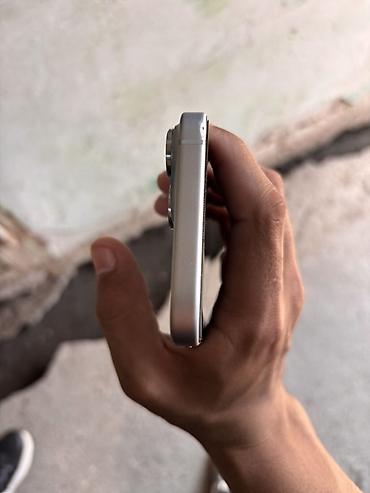 Apple iPhone: IPhone 15, Б/у, 256 ГБ, Зарядное устройство, Защитное стекло, Чехол, 86 % — 5