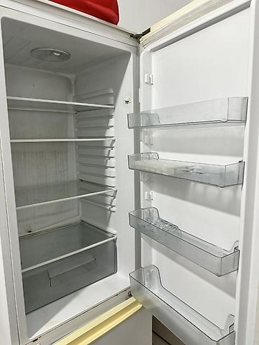холодильник за 10000: Продаю Холодильник двухкамерный Авангард б/у. 10000 сом — 2