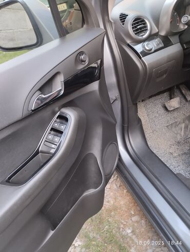 Chevrolet: Chevrolet Orlando: 2017 г., 2 л, Автомат, Газ, Минивэн at lalafo.kg — 6 Chevrolet: Chevrolet Orlando: 2017 г., 2 л, Автомат, Газ, Минивэн — 6