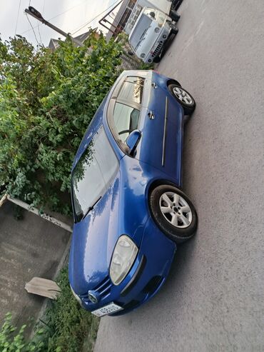 гольф 3 афтомат: Автомобиль Volkswagen Golf, синего цвета, представлен в кузове хэтчбек