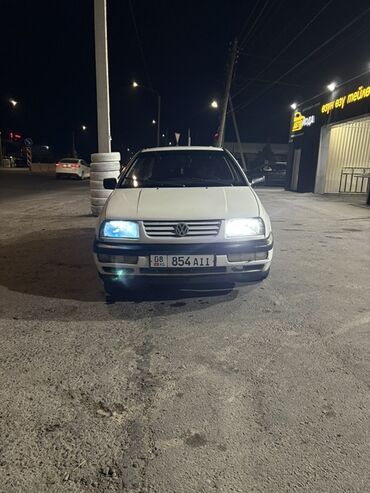возможен обмен на дом: Volkswagen Vento: 1993 г., 1.8 л, Механика, Бензин, Седан