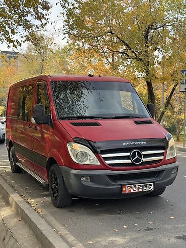 седенье на спринтер: Mercedes-Benz Sprinter (кузов W906) — красный фургон/комби — 1