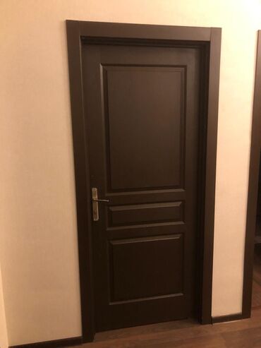 Otaq qapıları: Qapi 7eded 
65azn biri
Hovsan 5050 leli