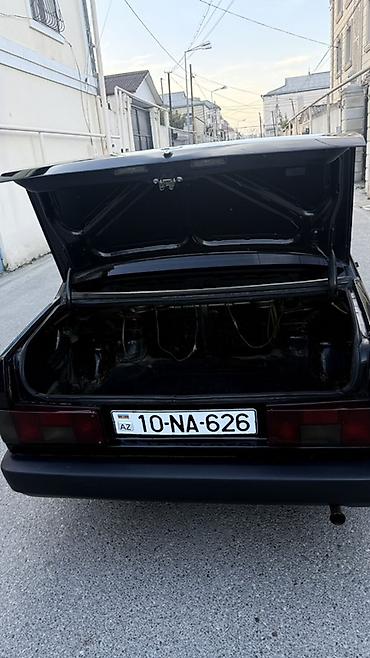 Digər avtomobillər: Model: Sedan, 4 qapı Rəng: Qara (tam qara optika və tünd şüşələr) — 3