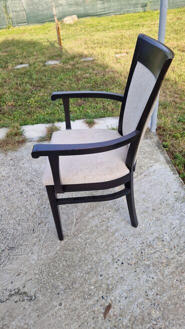 Stolice: Dve stolice nove neupotrebljene cena je po stolici