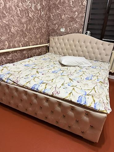 купим мебель: Двуспальная кровать с изголовьем и основанием в каретной стяжке + — 5