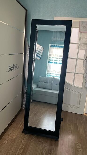 Güzgülər: Güzgü Döşəmə üstü, Düzbucaqlı, Sadə, Çərçivə ilə