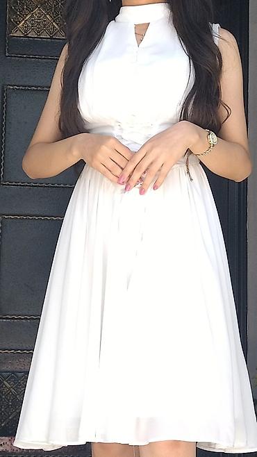 Donlar: Ağ rəngli zərif qadın donu. 1 dəfə geyilib. - Model: qolsuz, dizə — 2