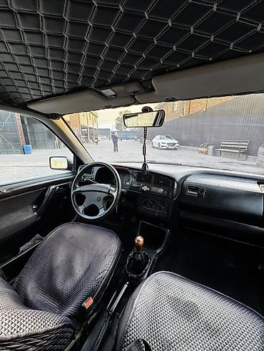 обмен на легаси: Volkswagen Golf: 1992 г., 1.8 л, Механика, Бензин, Хэтчбэк — 7