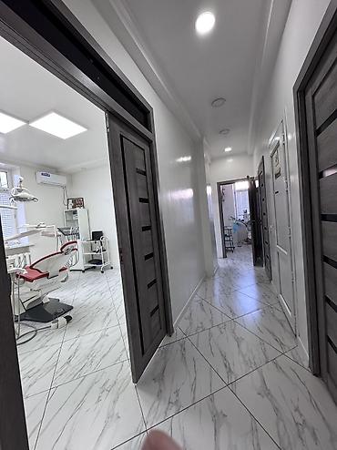 Продажа офисов: Продажа офисов 60 м², С ремонтом, С мебелью, Многоэтажное здание, 1 этаж — 2