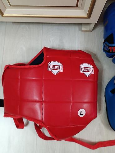 Шлемы: Экипировка для таэквондо/кикбоксинга TOP TEN (ITF) Состав набора: - — 10