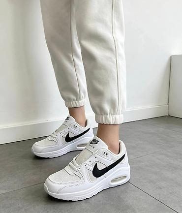 Patike: 36-41 3500 din. L — 9