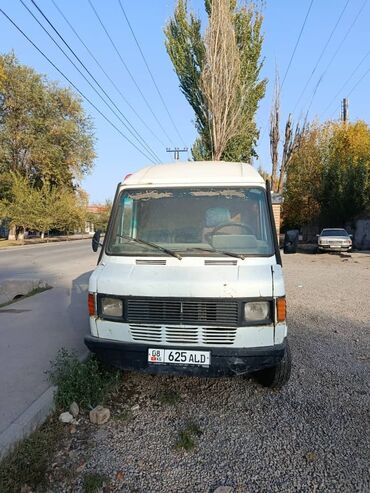 купить эвакуатор: Mercedes-Benz T1: 1994 г., 2.3 л, Механика, Дизель, Бус