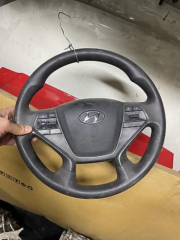 руль солярис: Рулевое колесо Hyundai с интегрированными кнопками управления — 1